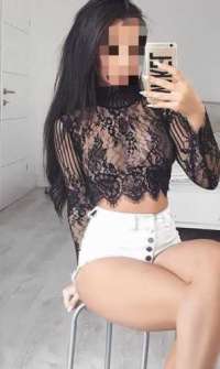 Mersin Saatlik Escort Bayan: Deneyimin ve Zevkin Kıvılcımları