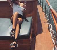 Mersin Saatlik Escort'ta Hayallerinizi Süsleyecek Kız: Aslı